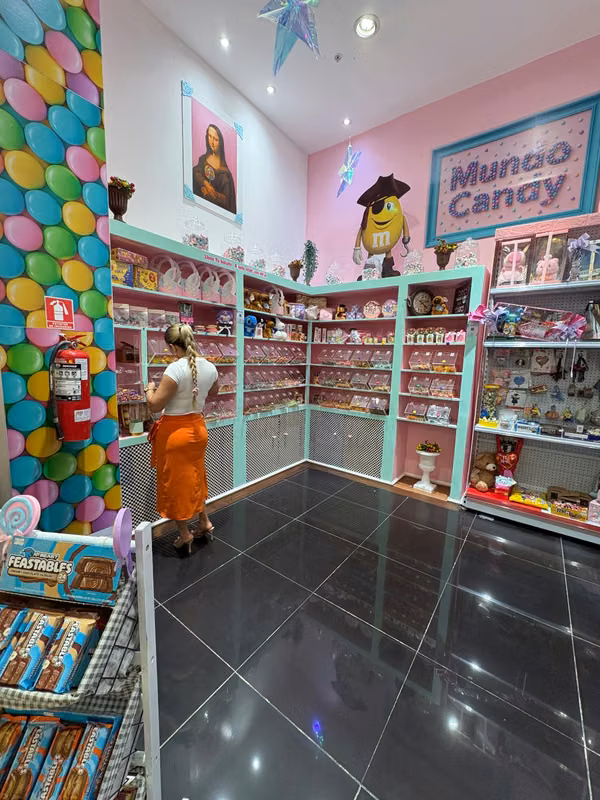 Sell candy, stuffed and gift business in Westland Mall - Excellent opportunity