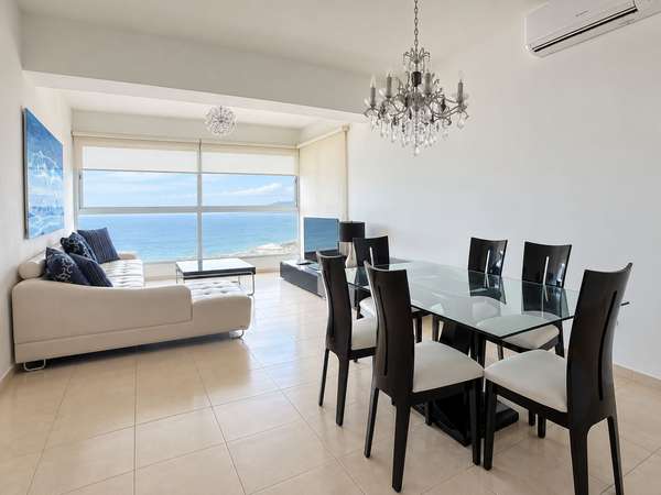 Sea view: 1 bedroom apartment with Bay view on Avenida Balboa