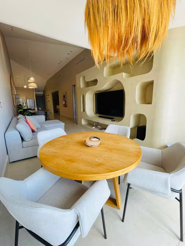 BEACH HOUSE - PRIVATE POOL - DECORATED BY DESIGNER -AIRBNB FRIENDLY -CASAMAR