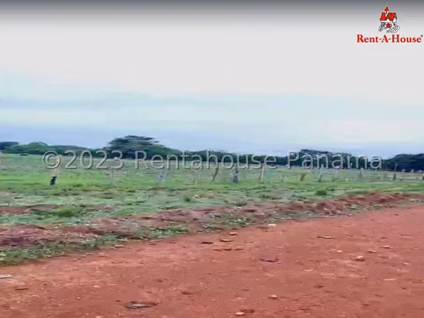 Land is sold in Aguadulce DPA24-1062