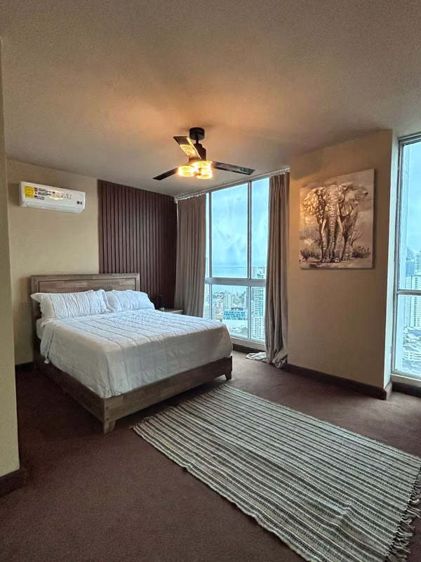 FOR SALE APARTMENT IN VIA BATRAS, PH PARK LOFT
