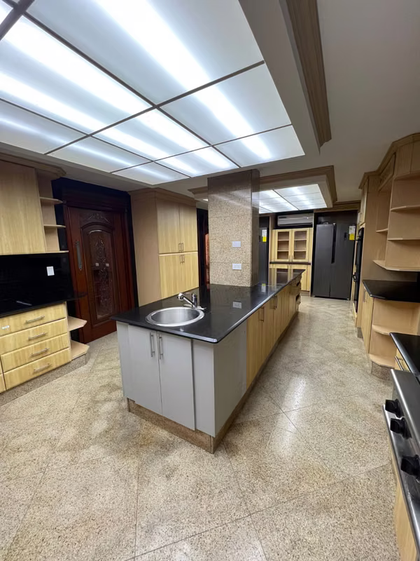 PREMIUM CORNER HOUSE FOR RENT, 3 BEDROOMS, 6 BATHROOMS, RESIDENTIAL, COMMERCIAL OR INSTITUTIONAL USE