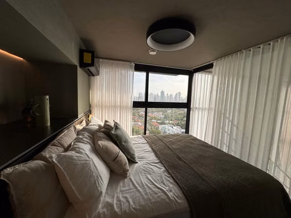 Re - Sale of Amoblado Apartment with Airbnb Ready Terrace in Coco del Mar