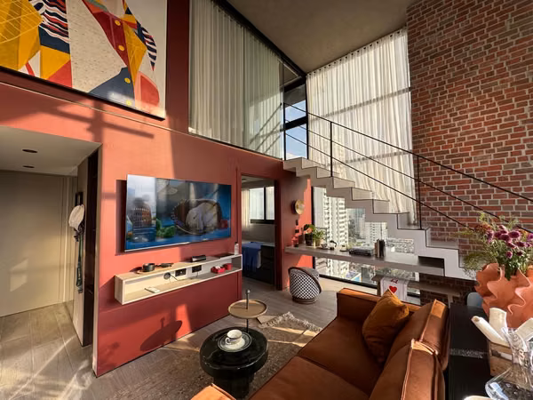 Re - Sale of Amoblado Apartment with Airbnb Ready Terrace in Coco del Mar