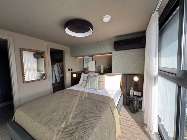 Re - Sale of Amoblado Apartment with Airbnb Ready Terrace in Coco del Mar