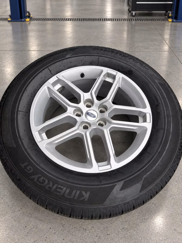 Ford Explorer set de rines y llantas
