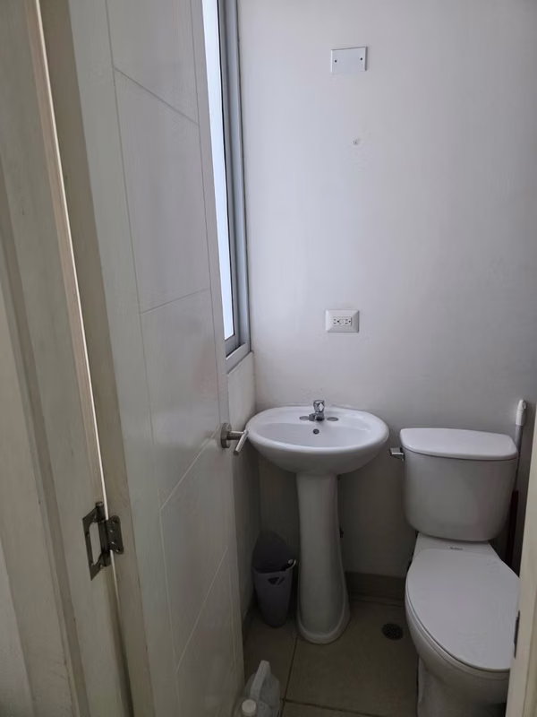 SOLD APARTMENT IN EXCELLENT CONDITION $173,000.00