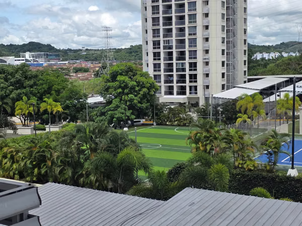 SOLD APARTMENT IN EXCELLENT CONDITION $173,000.00