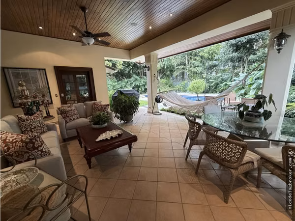 House for sale - New cast El Carmen