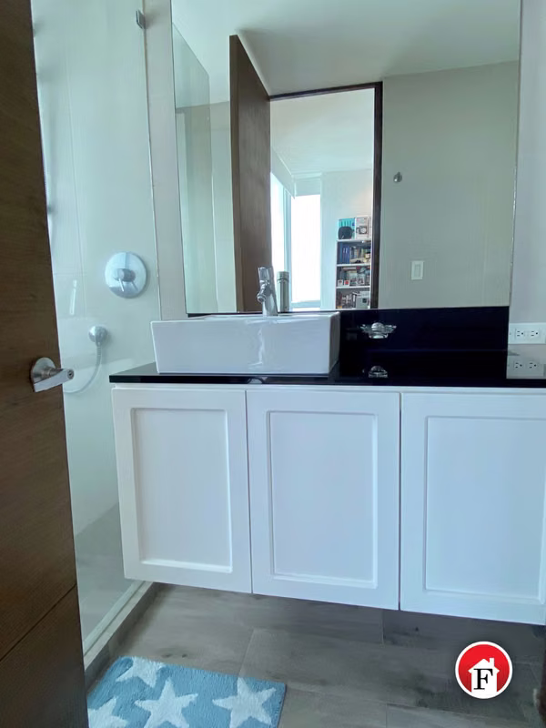 Rental of furnished apartment in front of the sea - East Coast