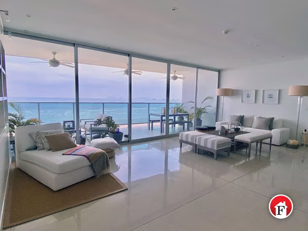 Rental of furnished apartment in front of the sea - East Coast