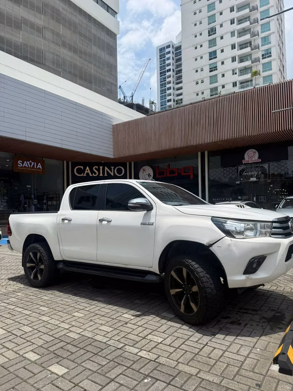Toyota Hilux 2017- Good state- NEGOCIABLE