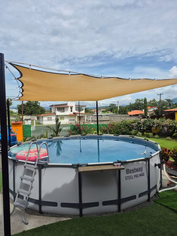 2 boutique cabins with pool, BBQ and tropical garden, close to beaches