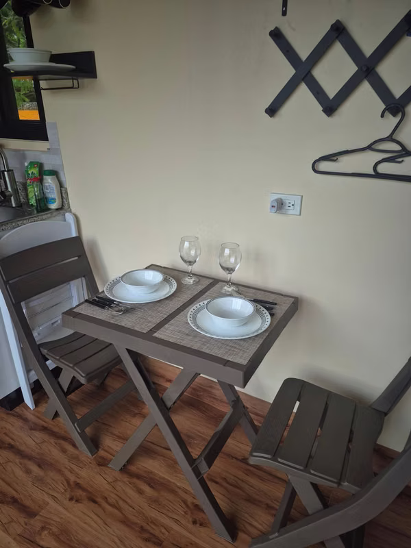 2 boutique cabins with pool, BBQ and tropical garden, close to beaches