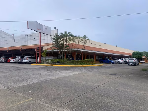 COMMERCIAL SPACE RENTAL IN LIMBERGH FIELD ON AVANT AGUSTIN ARANGO
