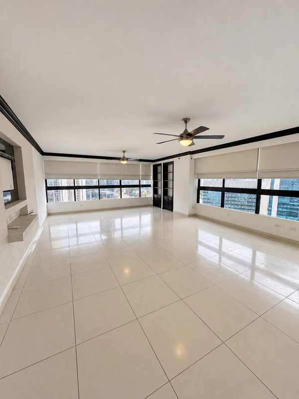 RENTACHE 124; AVENUE BALBOA, PANAMA