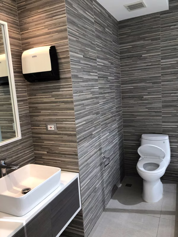 OFFICE RENTAL OF 523 M2 IN OBARRIO