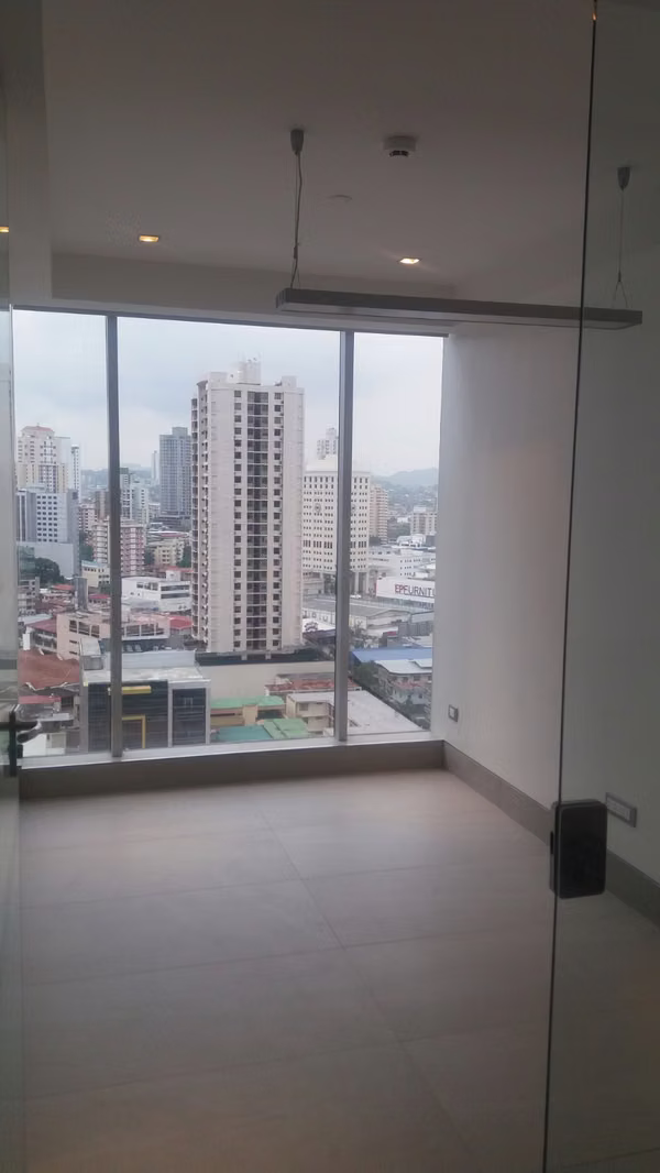 OFFICE RENTAL OF 523 M2 IN OBARRIO