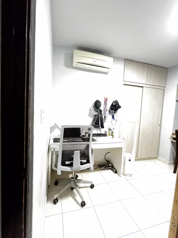 SALE OF APARTMENT IN TALL PANAMA / COUNTY OF THE KING...