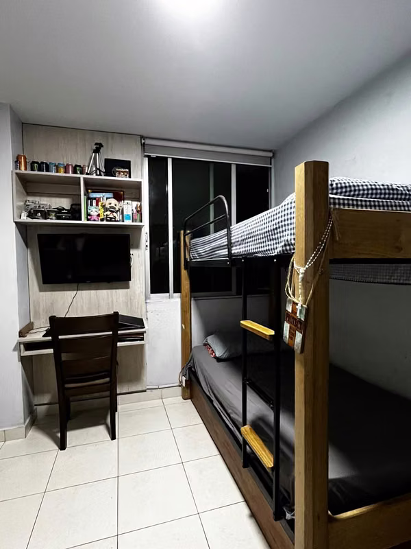 SALE OF APARTMENT IN TALL PANAMA / COUNTY OF THE KING...