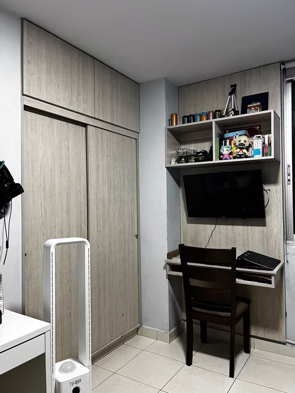 SALE OF APARTMENT IN TALL PANAMA / COUNTY OF THE KING...
