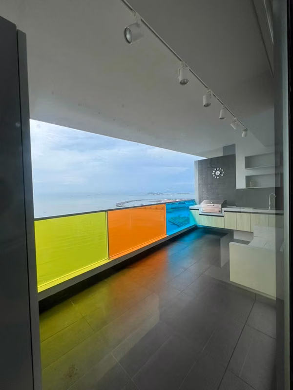 LIVE ON BALBOA AVENUE! APARTMENT WITH LARGE BALCONY IN PH ELEMENT