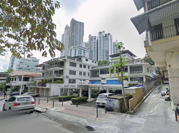 Buildings are sold in Via Argentina, El Crajo
