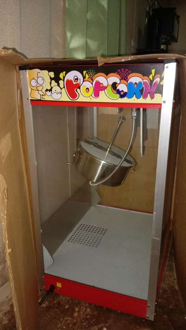 New popcorn machine 16 oz