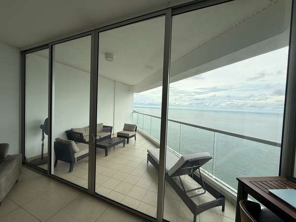 Hermoso Apartamento Vista Al Mar en Avenida Balboa! PH Rivage!