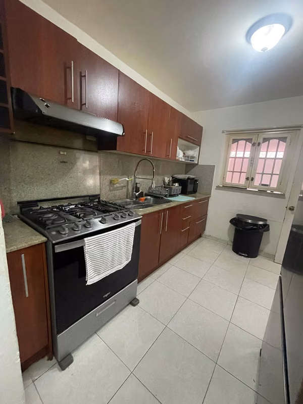 HOUSE SALE / / GOLF BREEZES