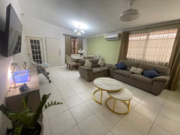 HOUSE SALE / / GOLF BREEZES