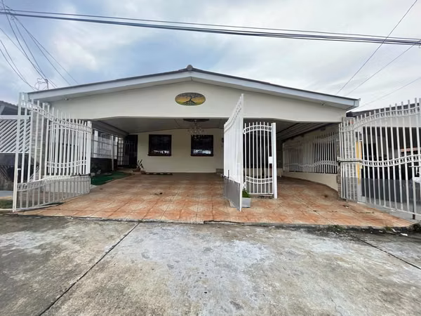 HOUSE SALE / / GOLF BREEZES