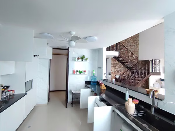 Spectacular Penthouse Duplex of 305 m ² with Sea View - 124; PH Cape March