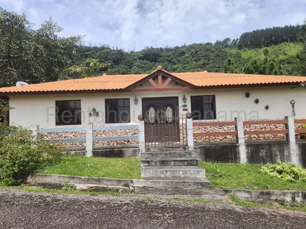 Sale of Altos del Maria country house, Sora Panama. Mountain climate 25GC4515