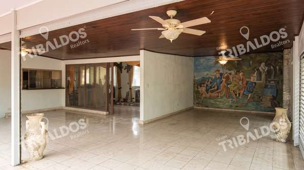 House for Sale with Large Land in Altos del Golf, Parque Lefevre