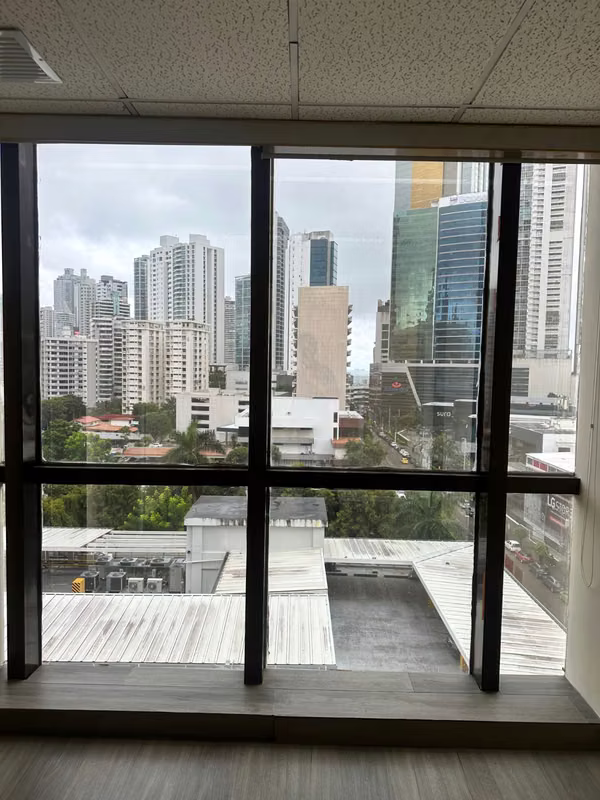 Rental office 70 meters (50 Street) PH Pan American Plaza