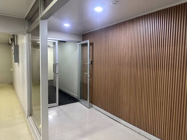 Rental office 70 meters (50 Street) PH Pan American Plaza