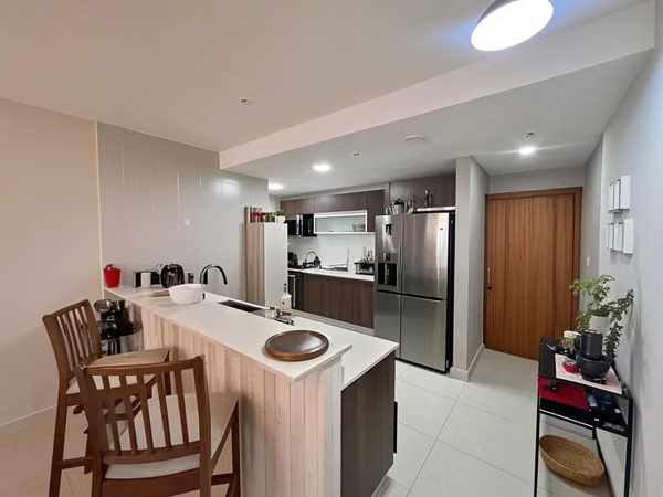 SALE OF SPACIOUS PARTIALLY FURNISHED APARTMENT IN SAN FRANCISCO I 2 BEDROOMS - 124; IDEAL FOR LIVING