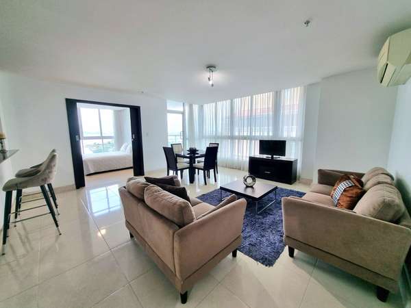 125 m ² · 2 Rooms · View of the Bay · PH Villa del Mar
