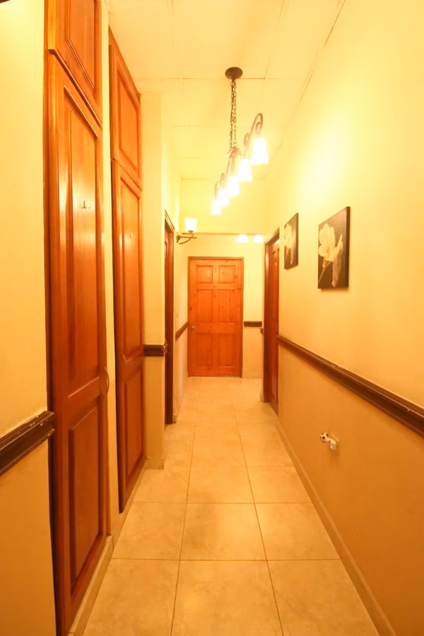 HOUSE FOR SALE IN BETHANY - EXCELLENT OPPORTUNITY - 124; PRICE BELOW AVALUO