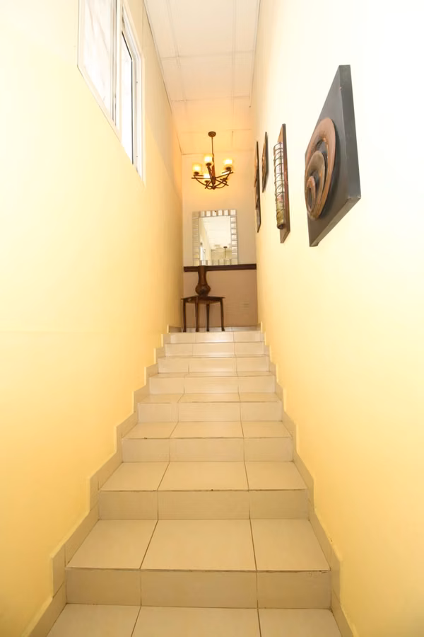 HOUSE FOR SALE IN BETHANY - EXCELLENT OPPORTUNITY - 124; PRICE BELOW AVALUO