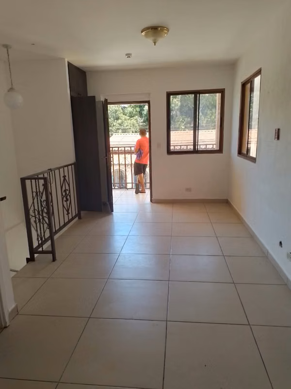 Double-level apartment with balcony, in San Carlos near everything.