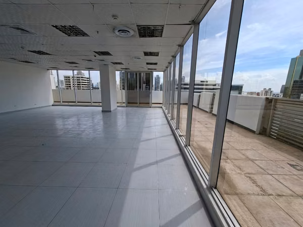 Venta- Piso Corporativo Completo en Corazon de Obarrio - 1,572 m² + 20 Estacionamientos