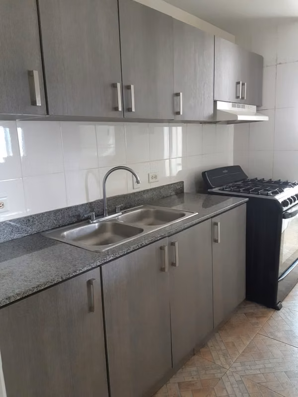 AMPLY APARTAMENT 100 m ²