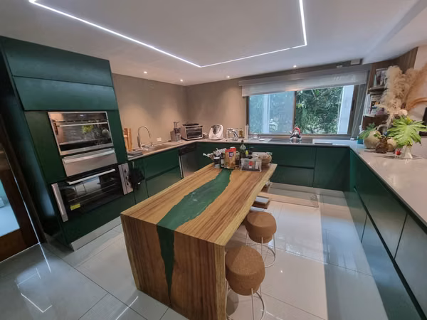 ALQUILER DE CASA AMOBLADA EN CLAYTON 717mts2