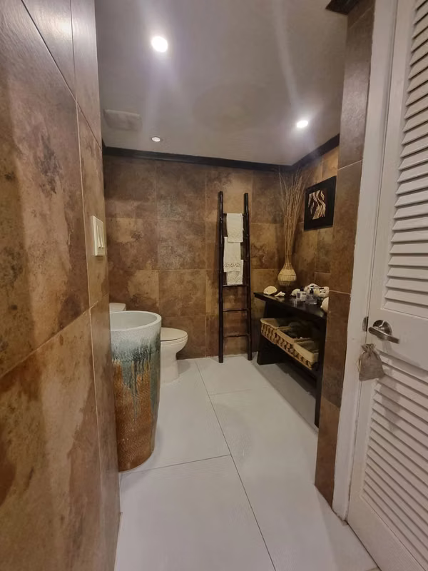 ALQUILER DE CASA AMOBLADA EN CLAYTON 717mts2