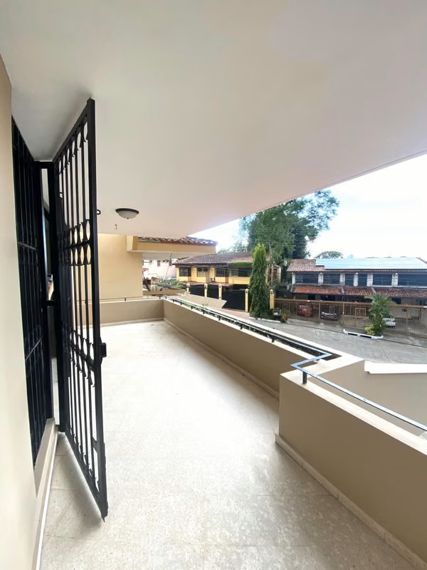 HOUSE FOR RENT ON THE WIRE 450M2
