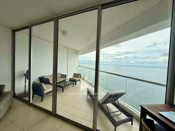APARTAMENTO EN ALQUILER FRENTE AL MAR - TOTALMENTE AMOBLADO- AVENIDA BALBOA