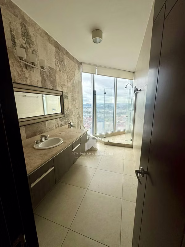 APARTAMENTO EN ALQUILER FRENTE AL MAR - TOTALMENTE AMOBLADO- AVENIDA BALBOA