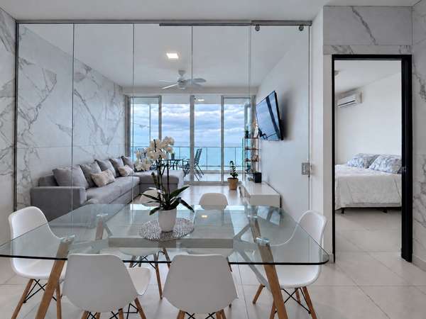 SALE OF APARTMENT IN AVENIDA BALBOA